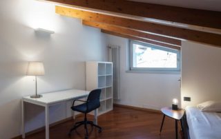 STUDIOSUITE_stanza singola 4_scrivania-libreria_piano 4 STUDIOSUITE_stanza singola 4_scrivania-libreria_piano 4
