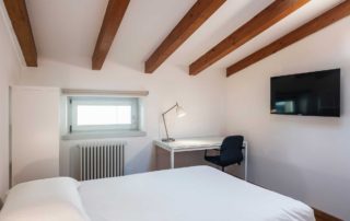 STUDIOSUITE_stanza singola 5_letto-scrivania_piano 4 STUDIOSUITE_stanza singola 5_letto-scrivania_piano 4